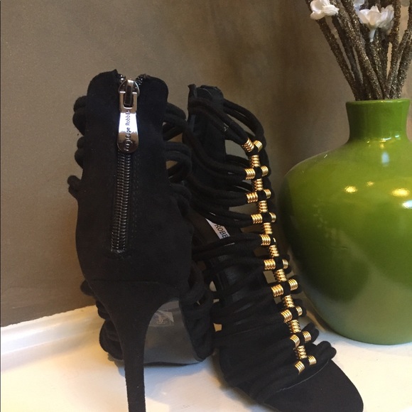 Elnora - Picture 2 of 10